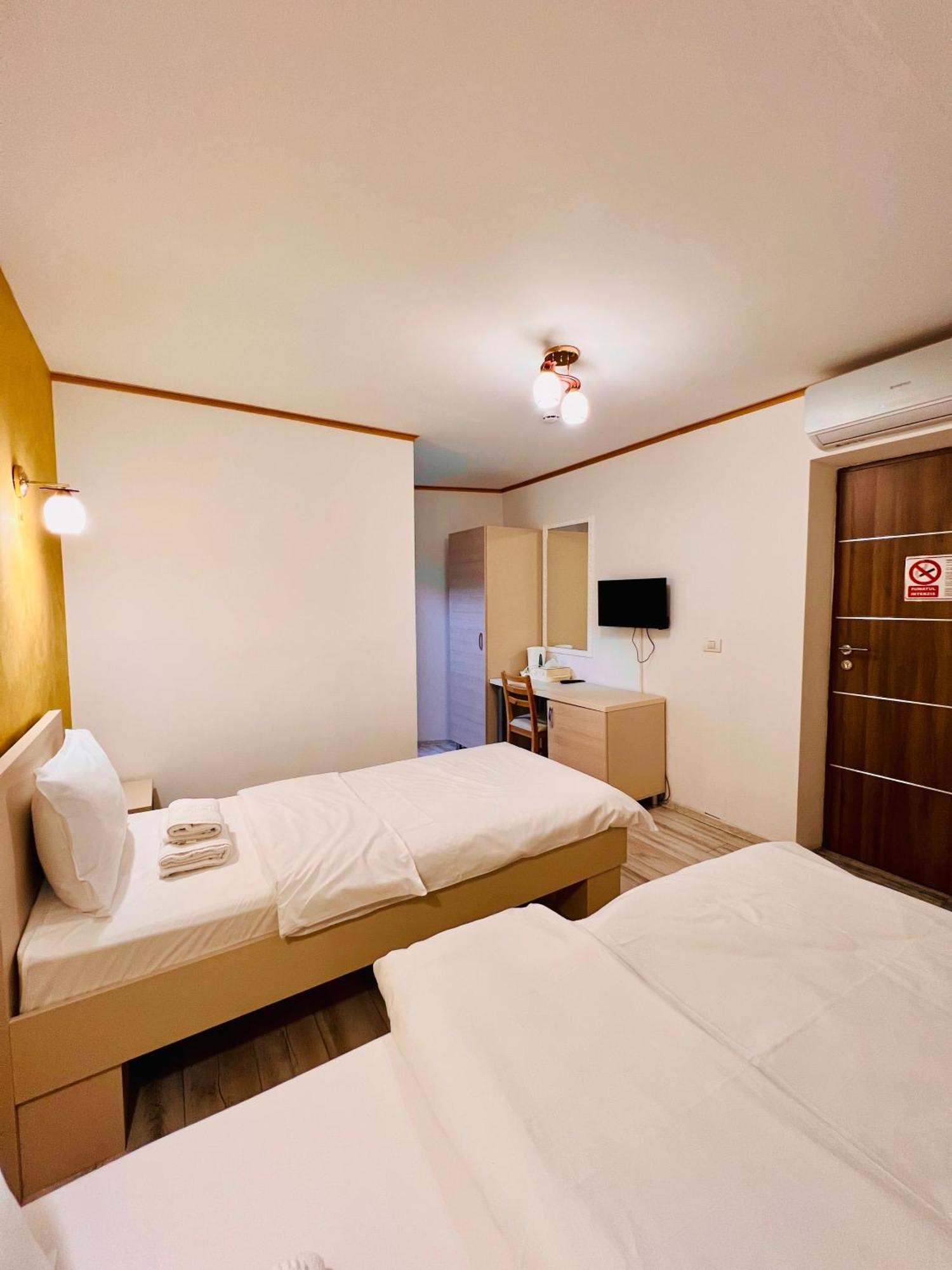 Hotel de apartamente Marina Srl *
